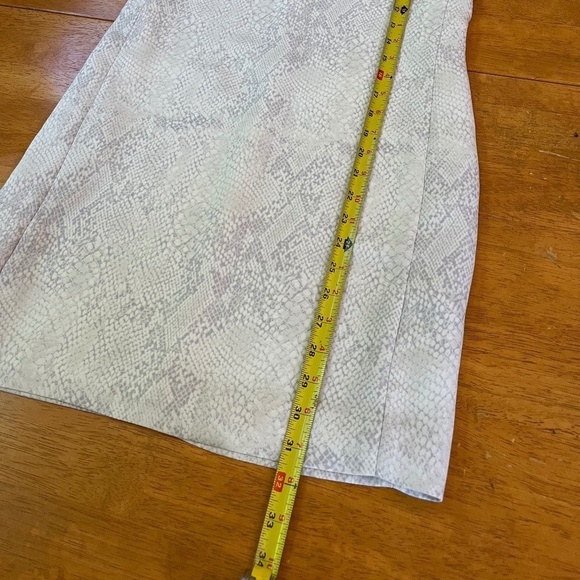 Babaton Aritzia Short Mini Lined Pearl Dress Short Sleeve Gray Print, Size XS S - Picture 7 of 11